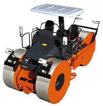 Rouleau compresseur statique tricycle