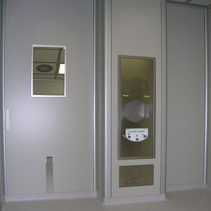 douche murale / pour salle blanche / de décontamination