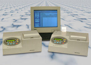 spectrophotomètre visible / benchtop / en transmission / d'absorption