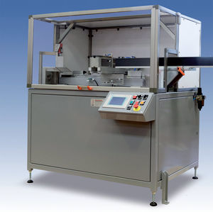cisaille pneumatique / pour profilés en matières plastiques / guillotine / à froid