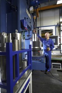 dispositif de serrage actionné hydrauliquement / d'arbre