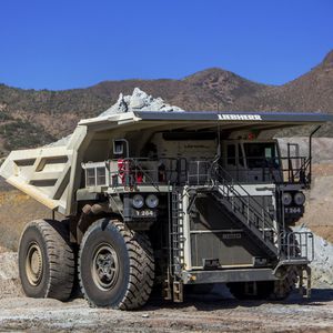 tombereau rigide / diesel / pour mine et carrière