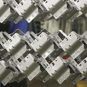 anodisation de l'aluminium / du titane / pour l'automobile / pour l'aéronautique