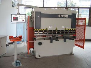 presse plieuse hydraulique / à commande numérique
