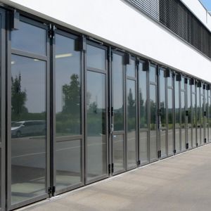 portes pliantes / en aluminium / pour l'extérieur / de hangar