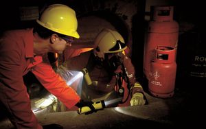 lampe-torche à LED / pour zones dangereuses / antidéflagrante