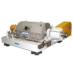 décanteur centrifuge / horizontal / pour l'industrie chimique