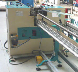 poinçonneuse CNC / de tubes / à deux têtes