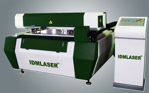 machine de découpe CNC / laser CO2