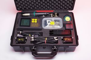 système d'alignement laser / d'arbre / avec analyseur de vibrations intégré pour équilibrage de machines