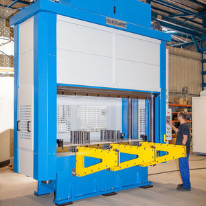 presse motorisée / d'emboutissage profond / CNC / à 4 colonnes