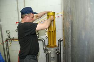 séparateur magnétique à grille / pour produits pâteux / de liquides / pour l'industrie du recyclage