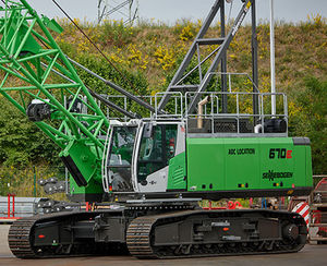 grue sur chenilles / à flèche / pour chantier / hydraulique