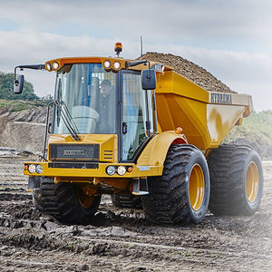 tombereau articulé / diesel / pour mines et carrières