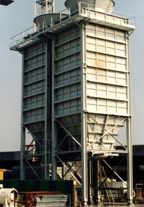 silo à fond cônique / à granulat / en bois / pour unité de béton préfabriqué