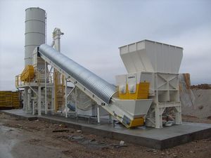 déchiqueteur à 2 arbres / de déchets solides et en vrac / pour le bois / robuste
