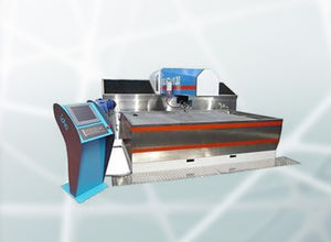 machine de découpe pour acier inoxydable / au jet d'eau / CNC / compacte