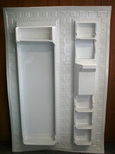 thermoformeuse de panneaux / pour la production de réfrigérateurs / pour doublures intérieures / entièrement automatique