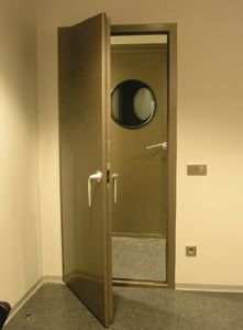portes battantes / pour l'intérieur / en métal / acoustiques