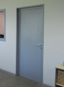 portes battantes / pour l'intérieur / en métal / acoustiques