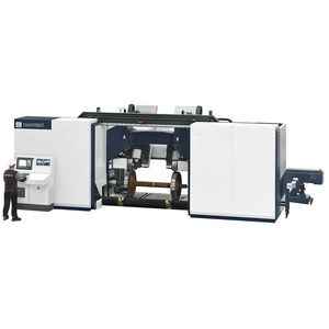 tour CNC / pour l'usinage d'arbres et de pièces arbrées