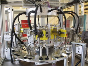 machine d'assemblage automatique / pour applications industrielles