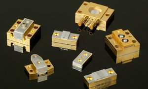 matrice de diodes laser pulsée / à état solide / à longueur d'onde réglable / à refroidissement conductif