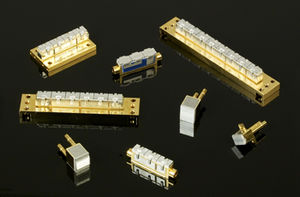 matrice de diodes laser pulsée / à état solide / à longueur d'onde réglable / à semi-conducteur