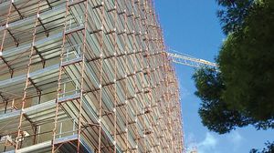 échafaudage fixe / de façade