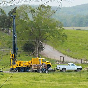foreuse de puits / sur camion / rotative / fond de trou