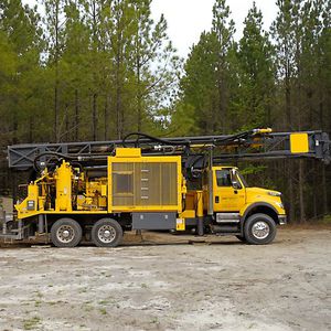 foreuse de puits / sur camion / rotative / fond de trou