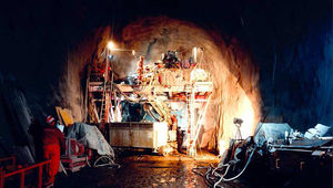 foreuse de consolidation de tunnel / automotrice / rotative / top hammer