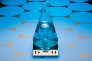 agitateur magnétique de laboratoire / numérique / de fiole / compact