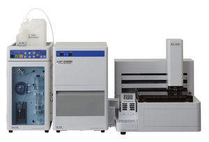 chromatographe ionique / de laboratoire / multidétecteur / avec échantillonneur automatique