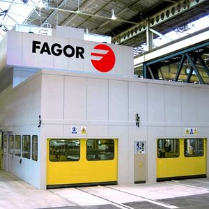 ligne de presses hydraulique / d'estampage / entièrement automatique / transfert
