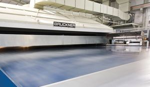 ligne d'extrusion de film à plat / pour thermoplastiques / multicouche / pour film alimentaire