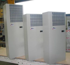 climatiseur d'armoire électrique industriel / pour hautes températures / autonome / à condensation par eau