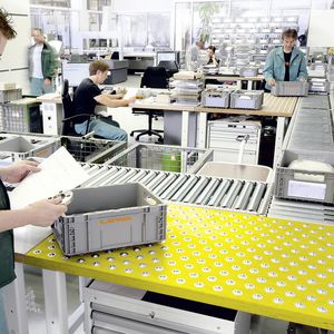 poste de travail de préparation de commandes / de contrôle qualité / ergonomique