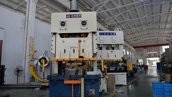 JIANGSU JIANLONG ELECTRICAL CO.,LTD Photo 3
