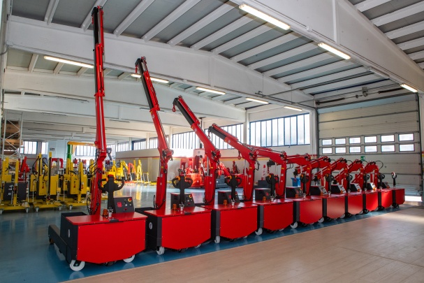 Flex Lifting Cranes by AxA Group S.r.l. Photo 1