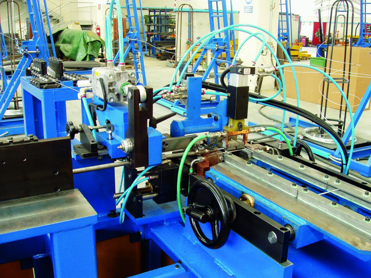 Machine de production pour produits en béton - LADDERMATIC, TRUSSMATIC