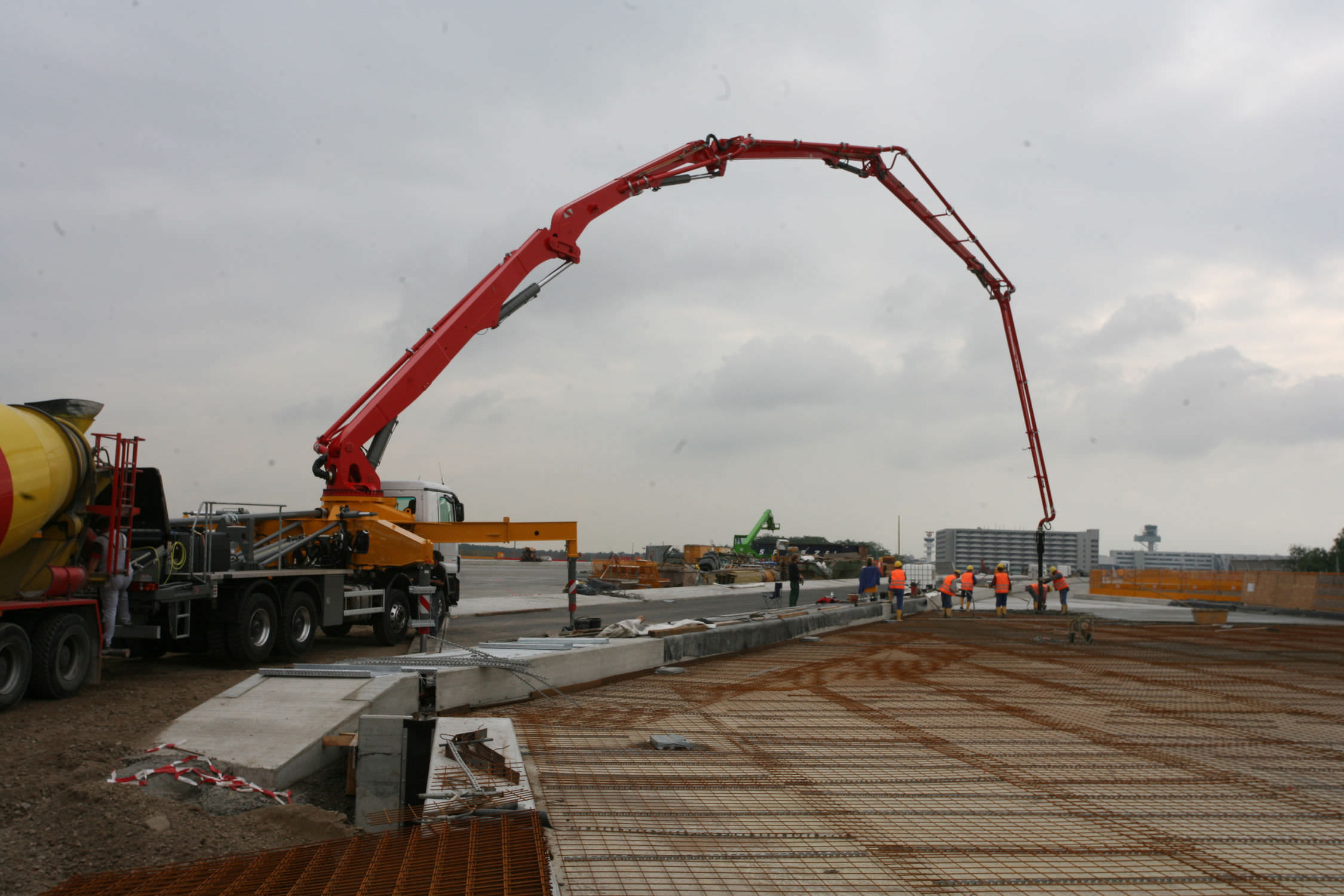 Pompe à béton automotrice pour chantier - M 42-5 - Putzmeister