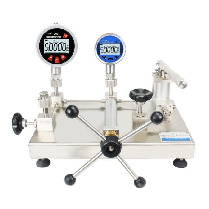 Pompe D'essai Manuelle / Calibrateur De Pression Besancon - Occasion En Bon état De Marche