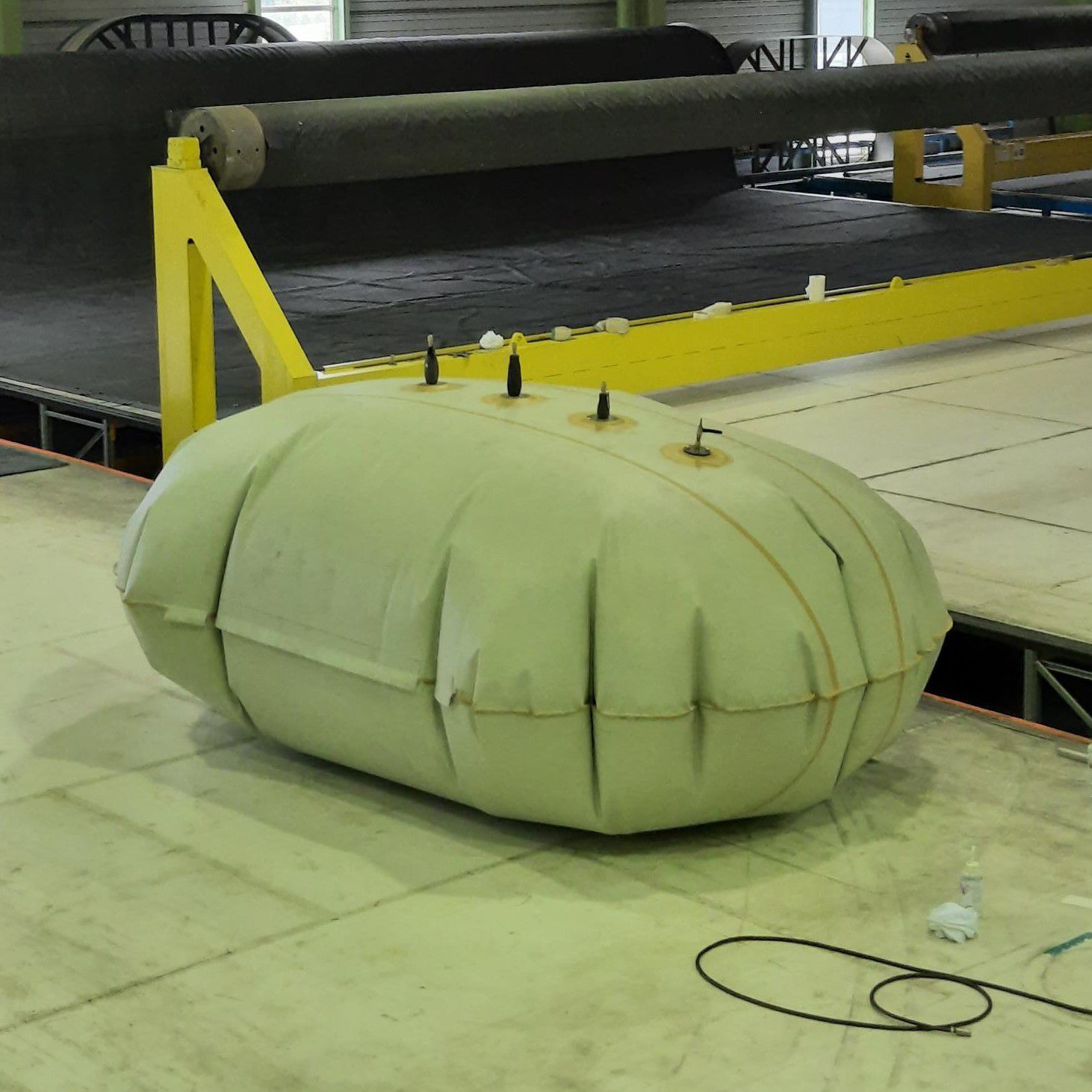 Réservoir de stockage PRONAL tampon / pour gaz / en élastomère