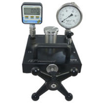 Calibrateur de pression / pour manomètre...