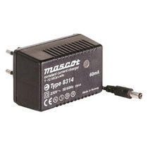 Chargeur de batterie Ni-MH / Ni-Cd / enfichable...