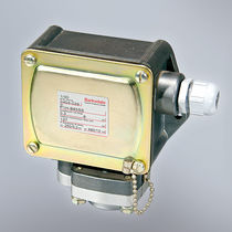 Pressostat à piston réglable / à membrane...