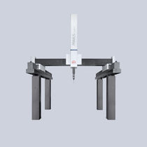 Machine de mesure tridimensionnelle à commande...