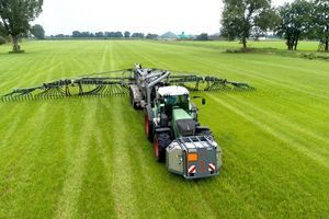 épandeur de sel sur tracteur 1