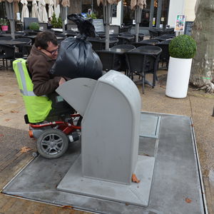 conteneur enterré en métal